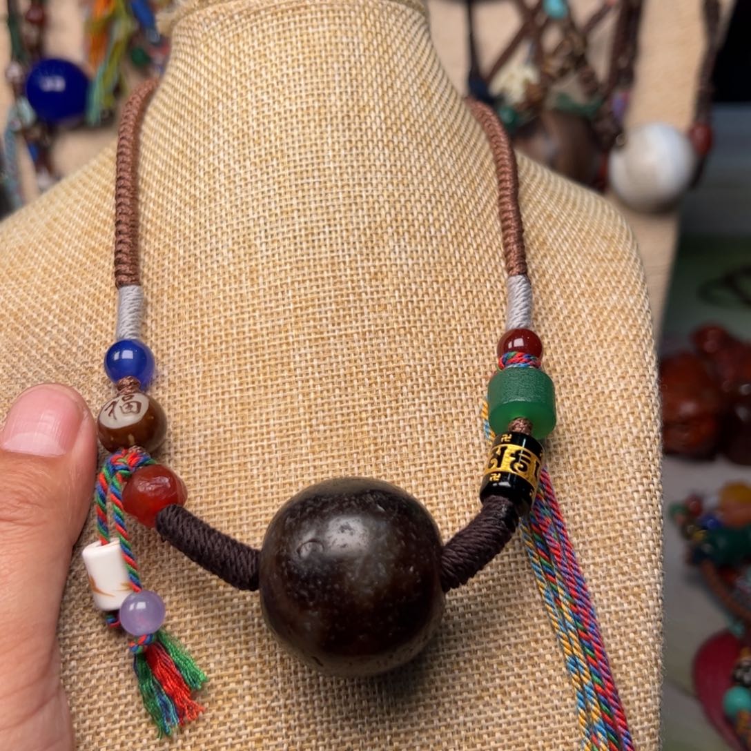 玛瑙/玉髓颈饰未镶嵌