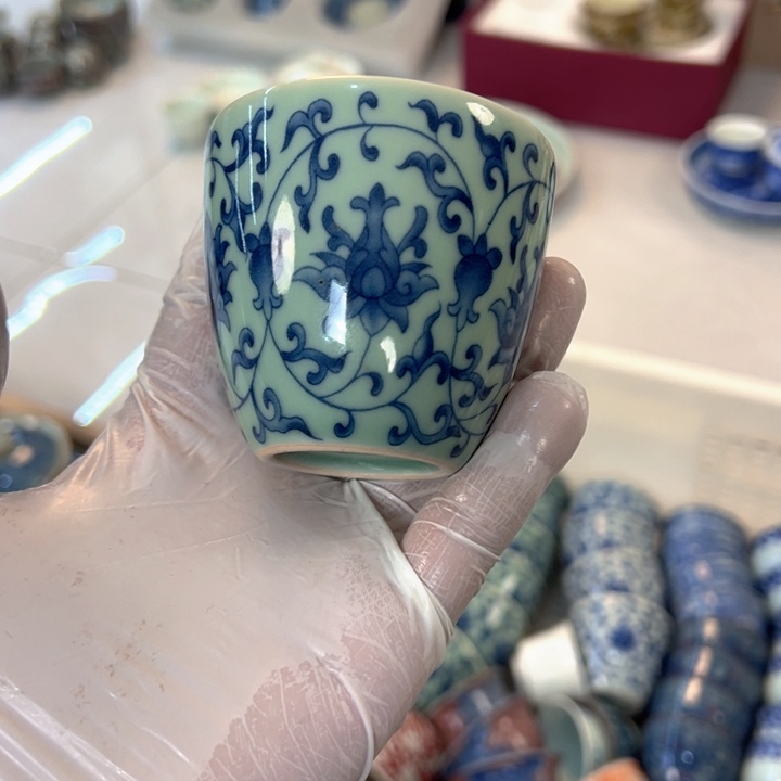 瓷片白青花青釉缠枝莲铃铛主人杯全品