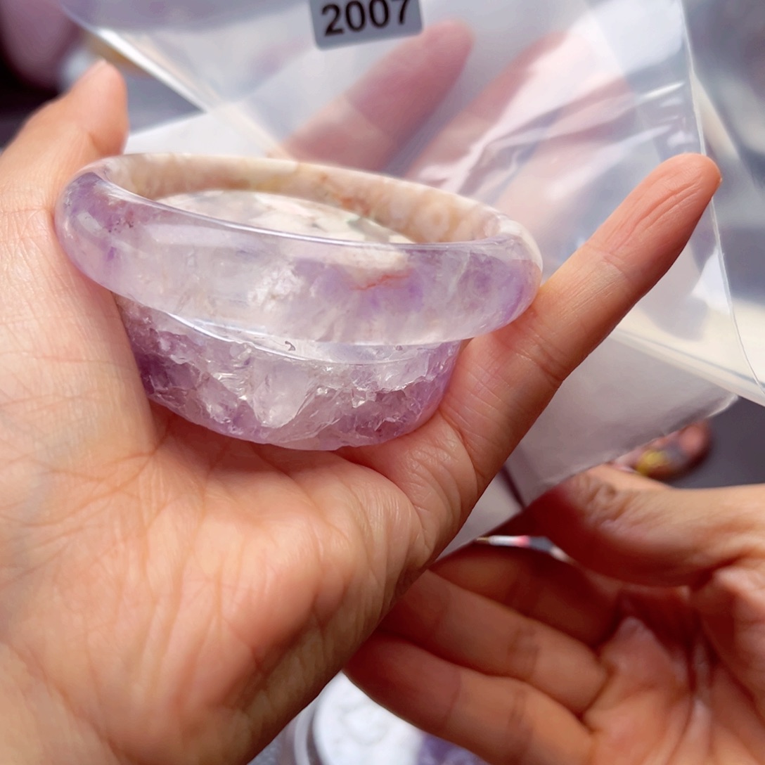 石英质玉未镶嵌手镯屋**姐