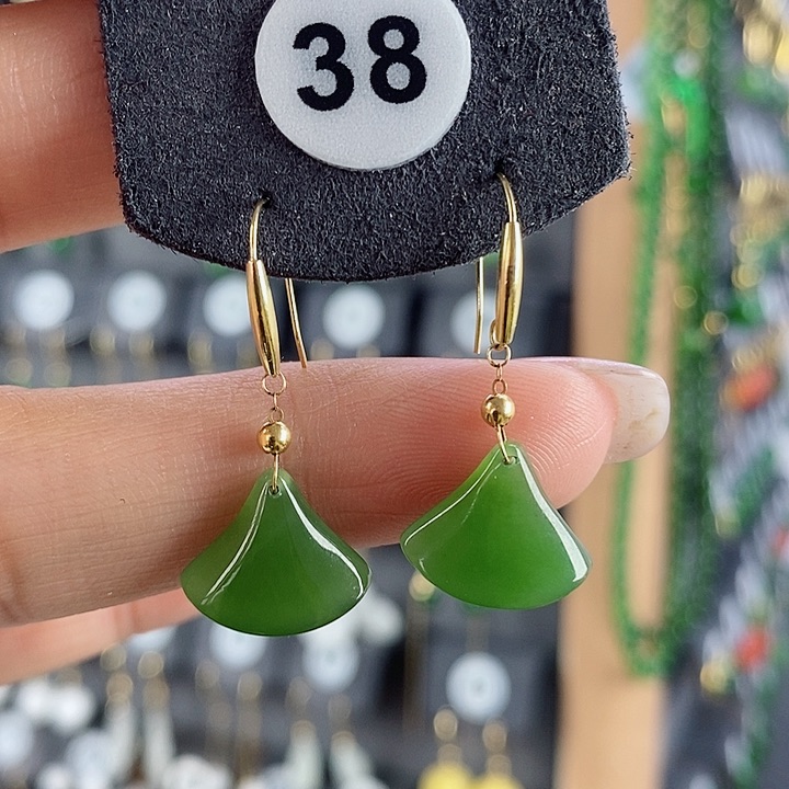 和田玉18K金镶嵌耳饰