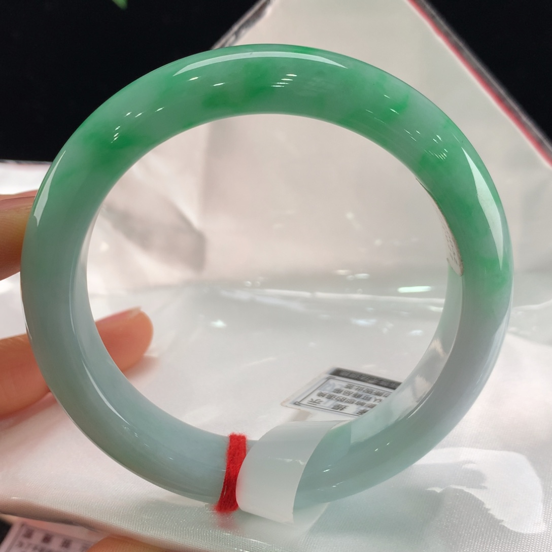 翡翠手镯未镶嵌111-0245