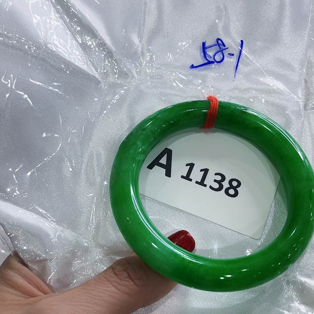 翡翠手镯未镶嵌?***?多样性