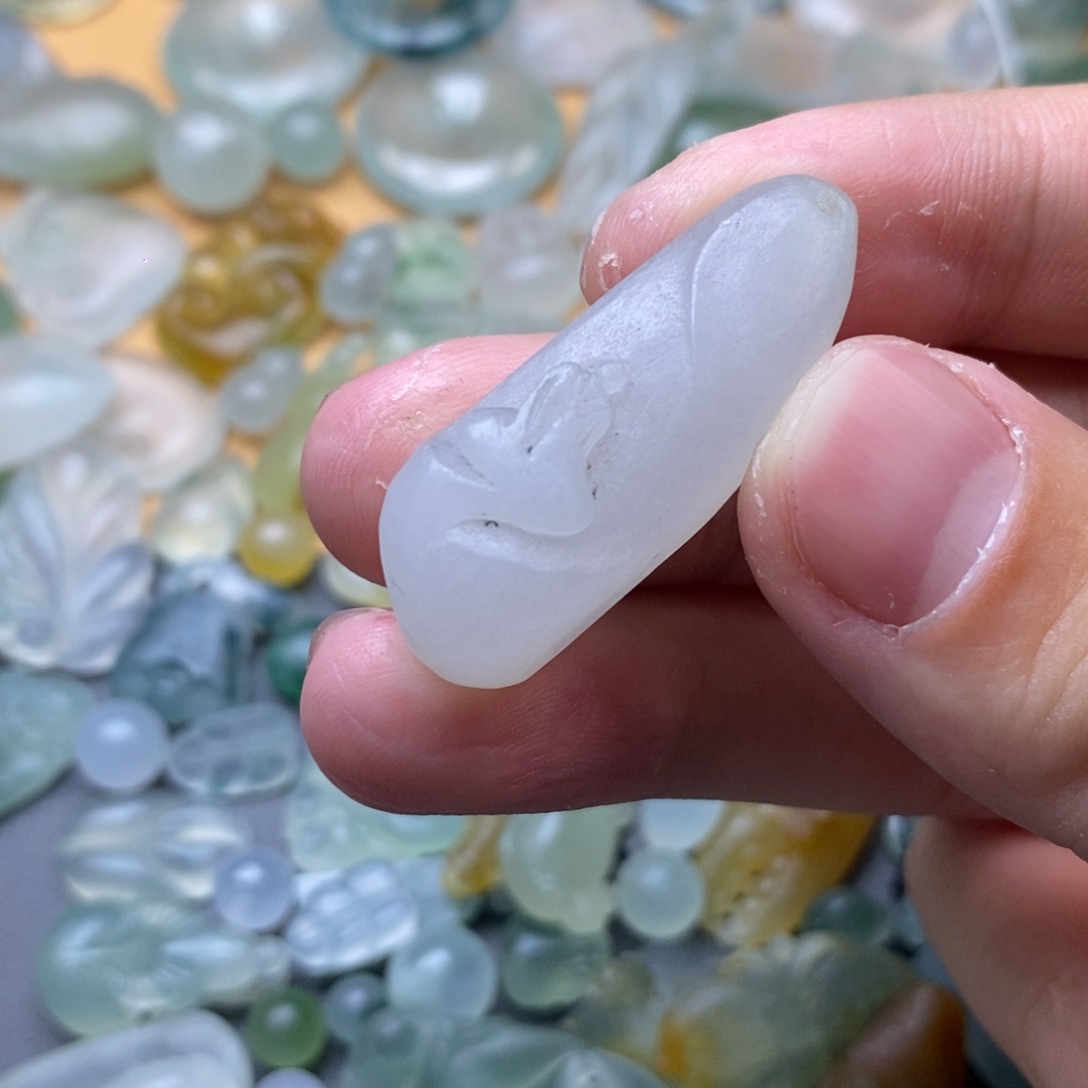 定制翡翠未镶嵌挂件