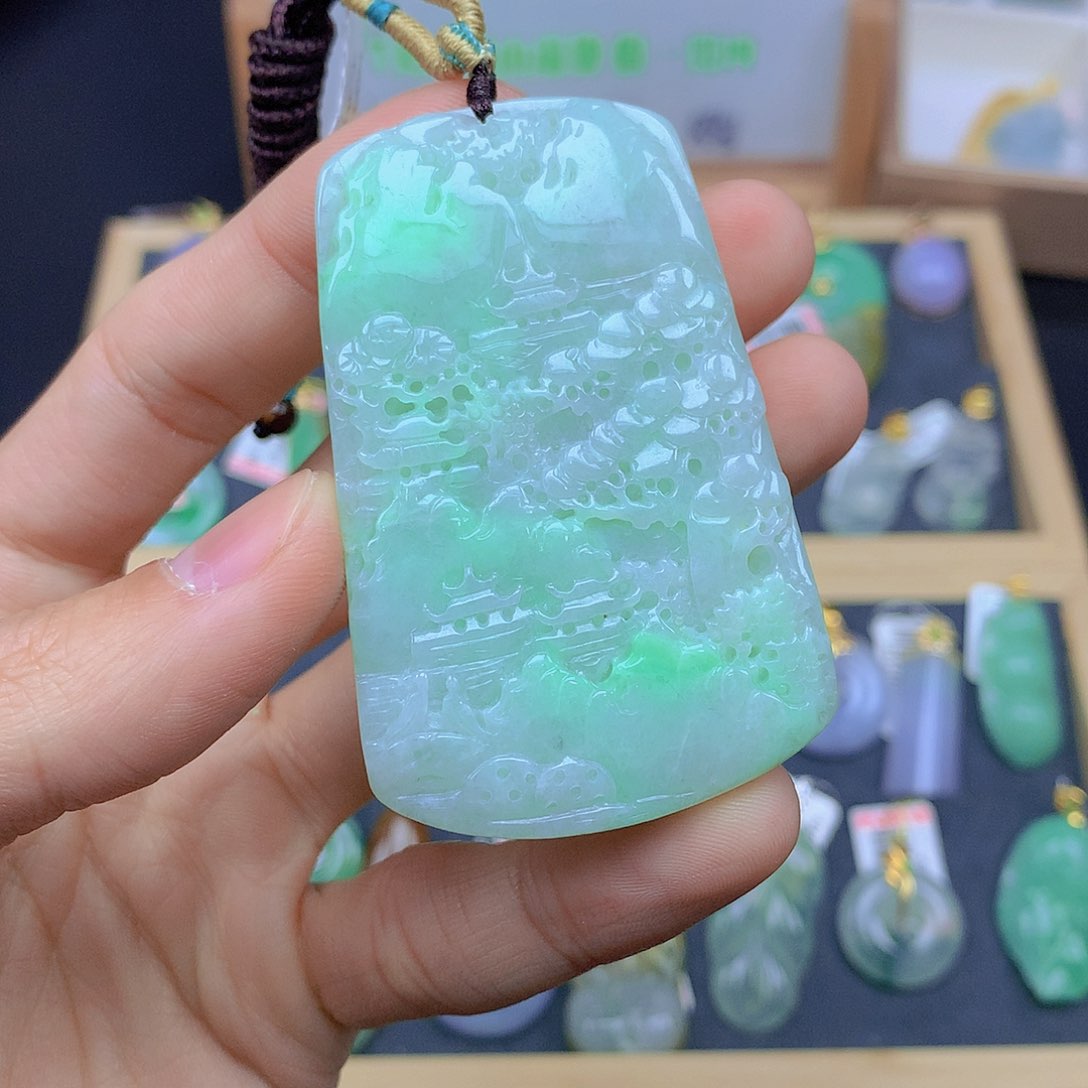 翡翠颈饰未镶嵌翡翠