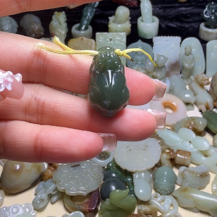 和田玉（糖玉）未镶嵌颈饰