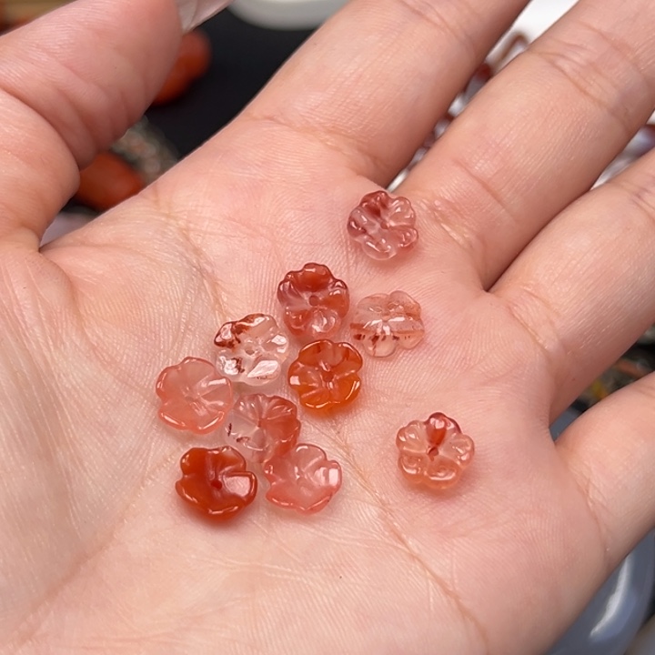 颈饰未镶嵌南红玛瑙多样性