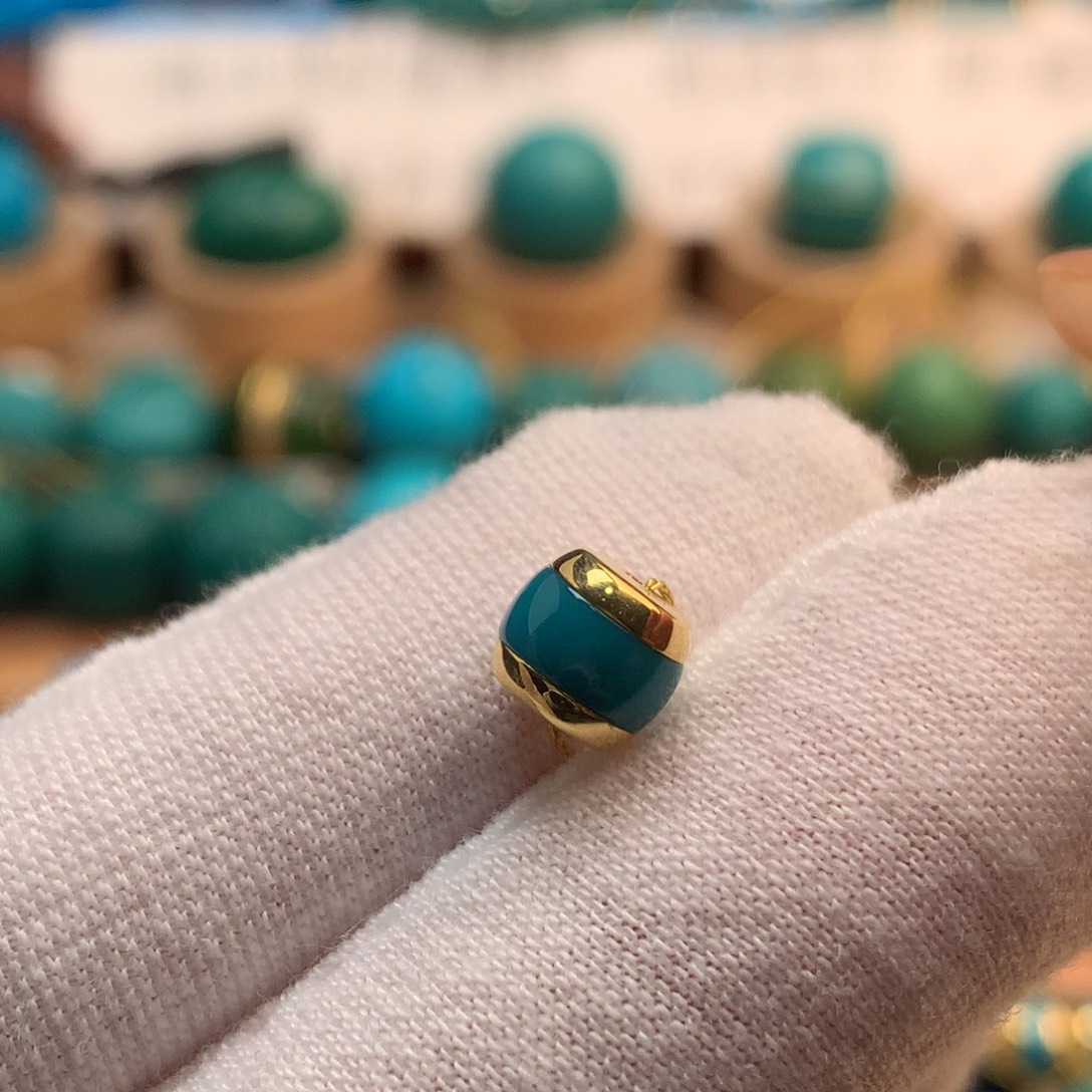 绿松石18K金镶嵌挂件6.6mm