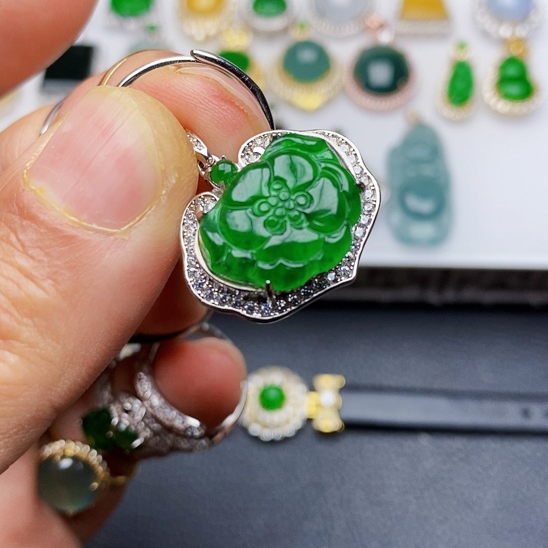 翡翠颈饰银S925镶嵌项链