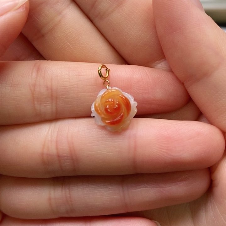 翡翠颈饰未镶嵌吊坠