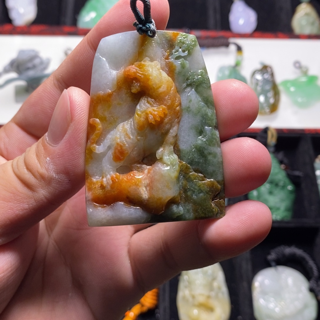 颈饰未镶嵌翡翠挂件
