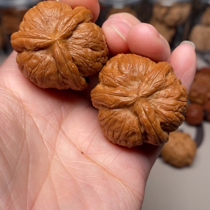 文玩核桃吊坠元宝奔