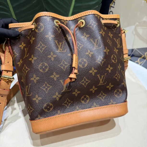 95新 LouisVuitton/路易威登 Noe bb抽绳水桶全原女士经典斜跨