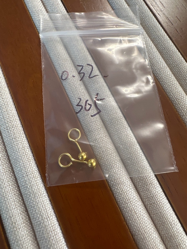 克重0.32  豆豆耳钉 足金999