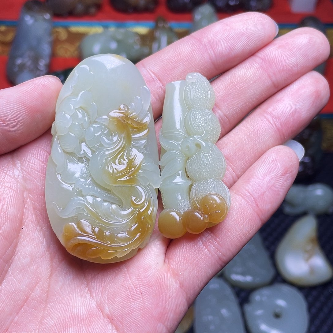 琦***琦和田玉未镶嵌颈饰