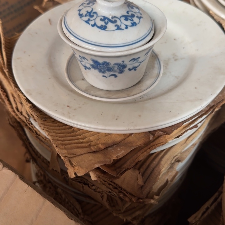 醴陵群力兰海棠盖碗微瑕没底款