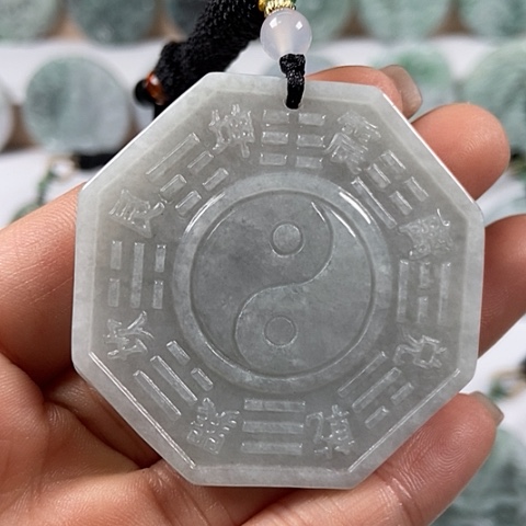 翡翠颈饰未镶嵌八卦福利