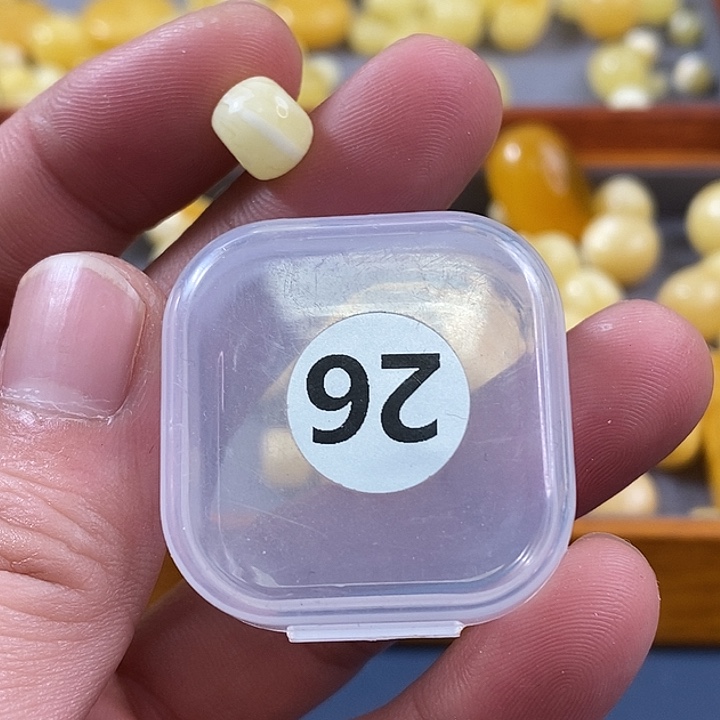 未镶嵌琥珀珠宝奇石