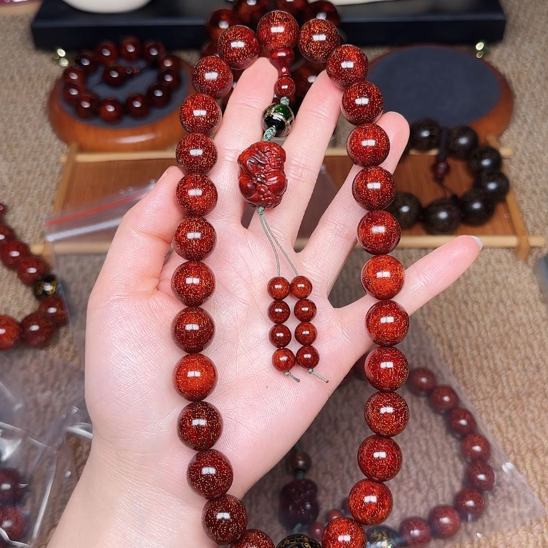 s***r檀香紫檀（小叶紫檀）想1.5手红