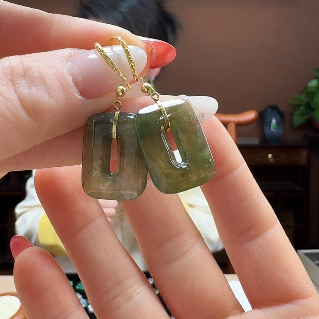 翡翠耳饰18K金镶嵌耳饰