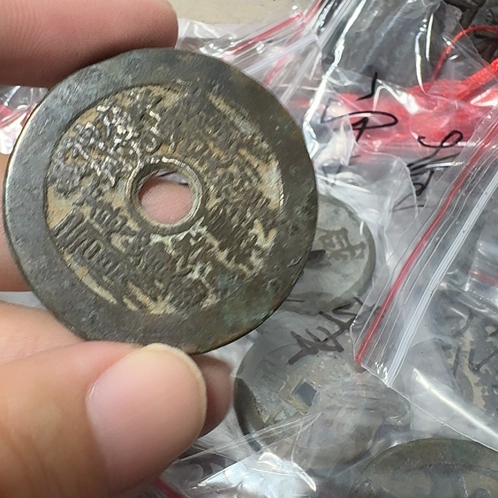 晓***峰铜现代工艺品花钱