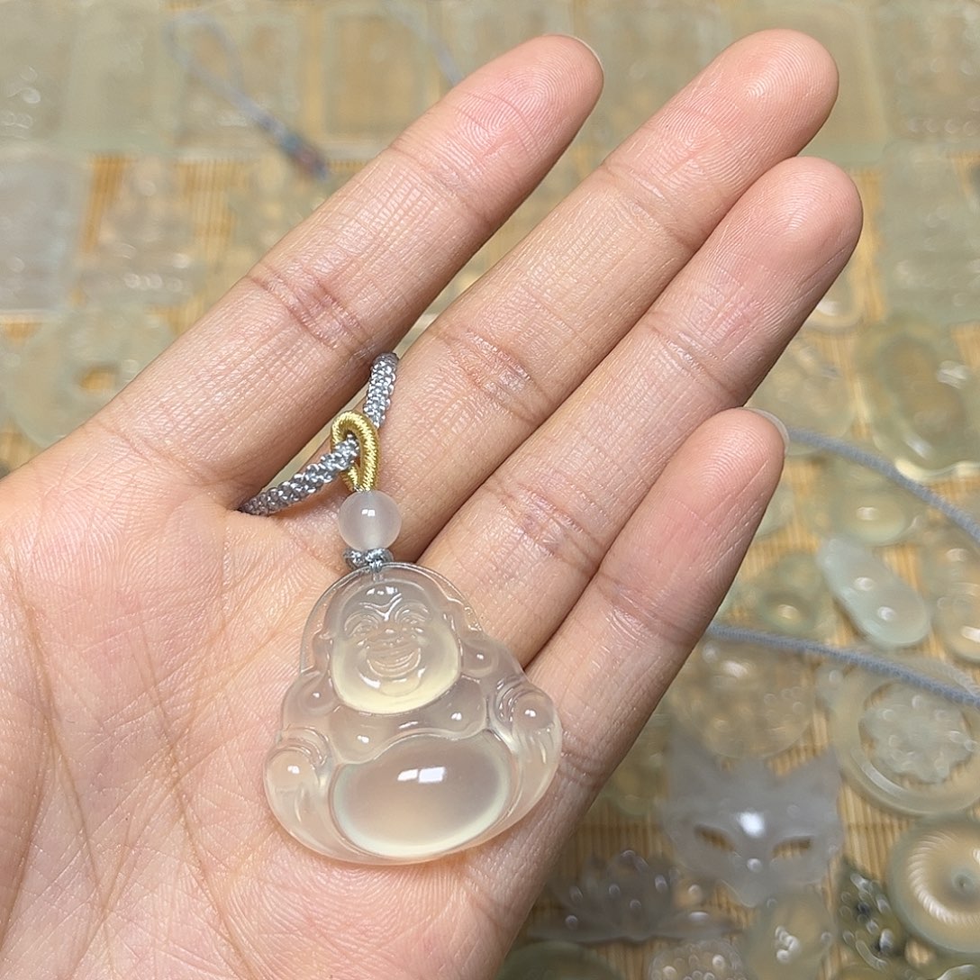 茹***水蛇纹石玉未镶嵌颈饰