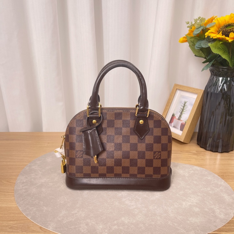 95新 LouisVuitton/路易威登 【九筒奢品】 AlmaBB贝壳/单肩包/4335