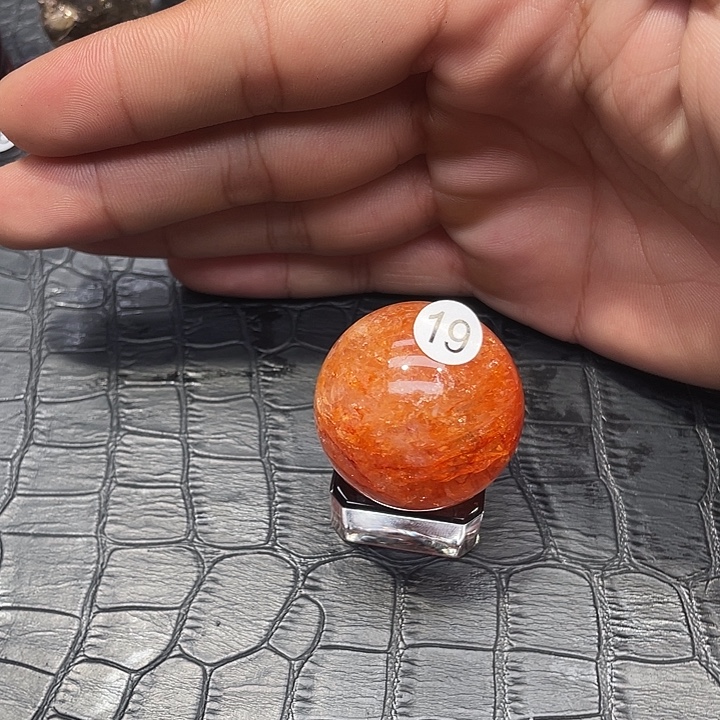 綰***綰水晶珠宝半成品未镶嵌微瑕3.23