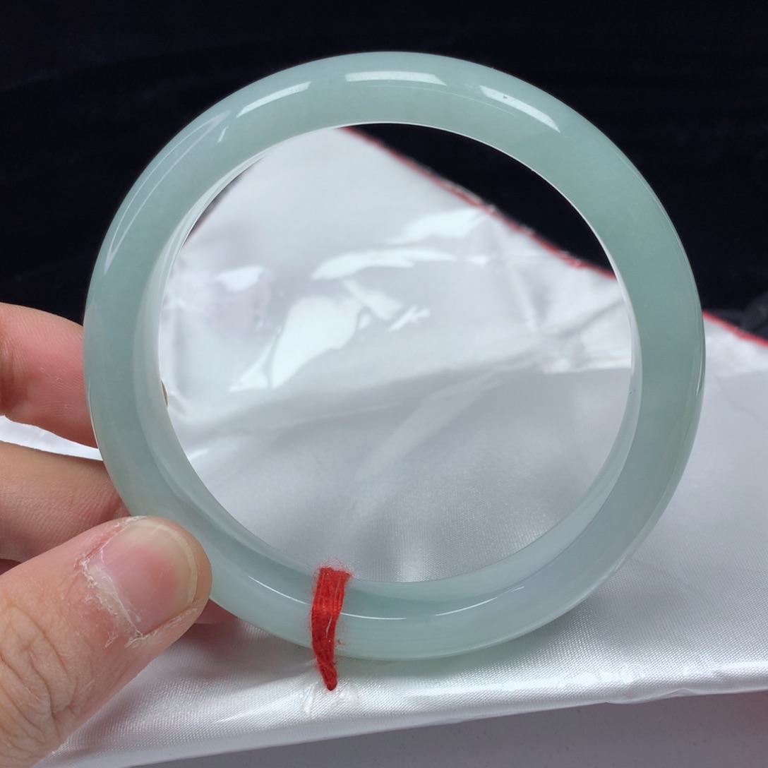 翡翠手镯（圆镯）未镶嵌61.5