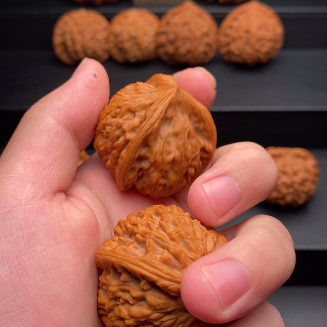 文玩核桃把件半**田三棱39