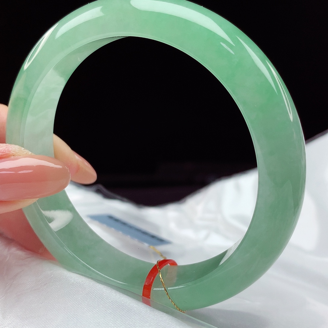 细****翡翠手镯未镶嵌55圈3964