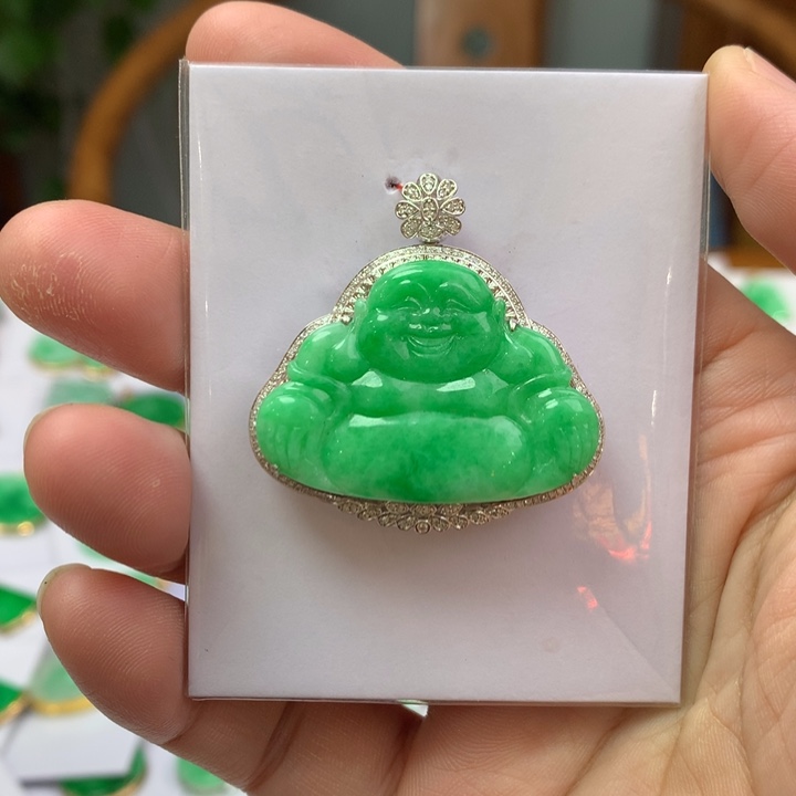 翡翠颈饰18K金镶嵌翡翠吊坠