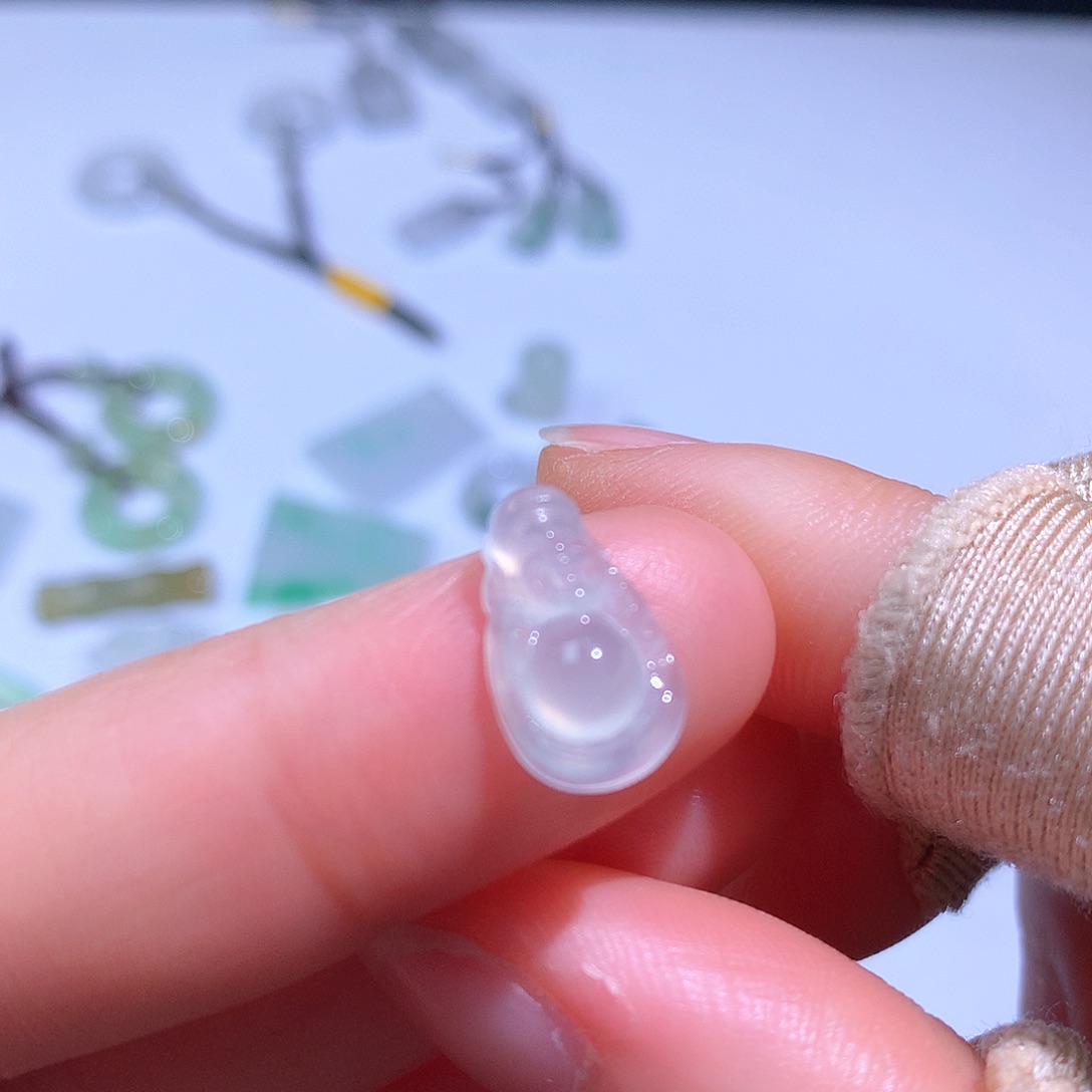 翡翠颈饰未镶嵌小财财