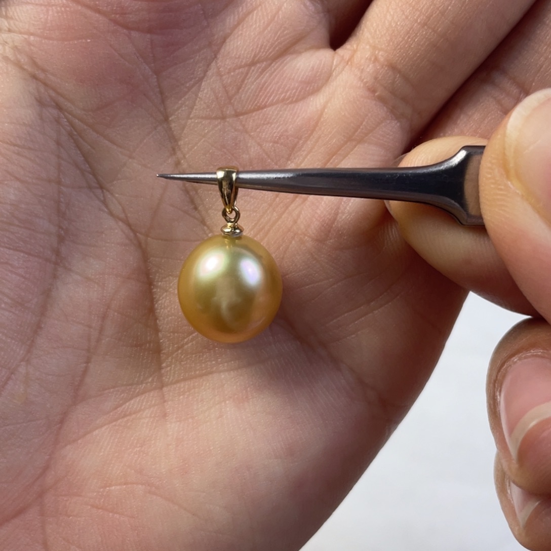 18K金镶嵌海水珍珠颈饰