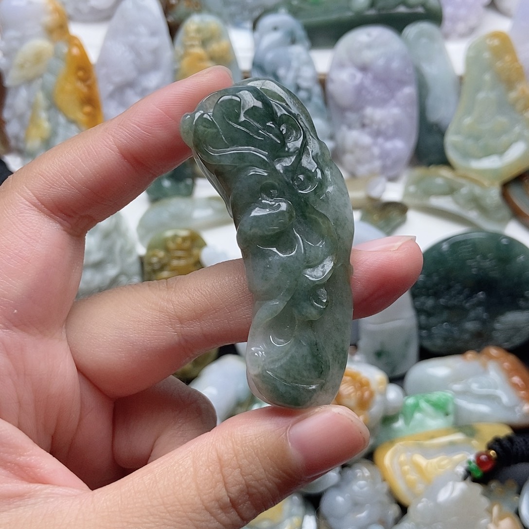 翡翠未镶嵌颈饰翡翠