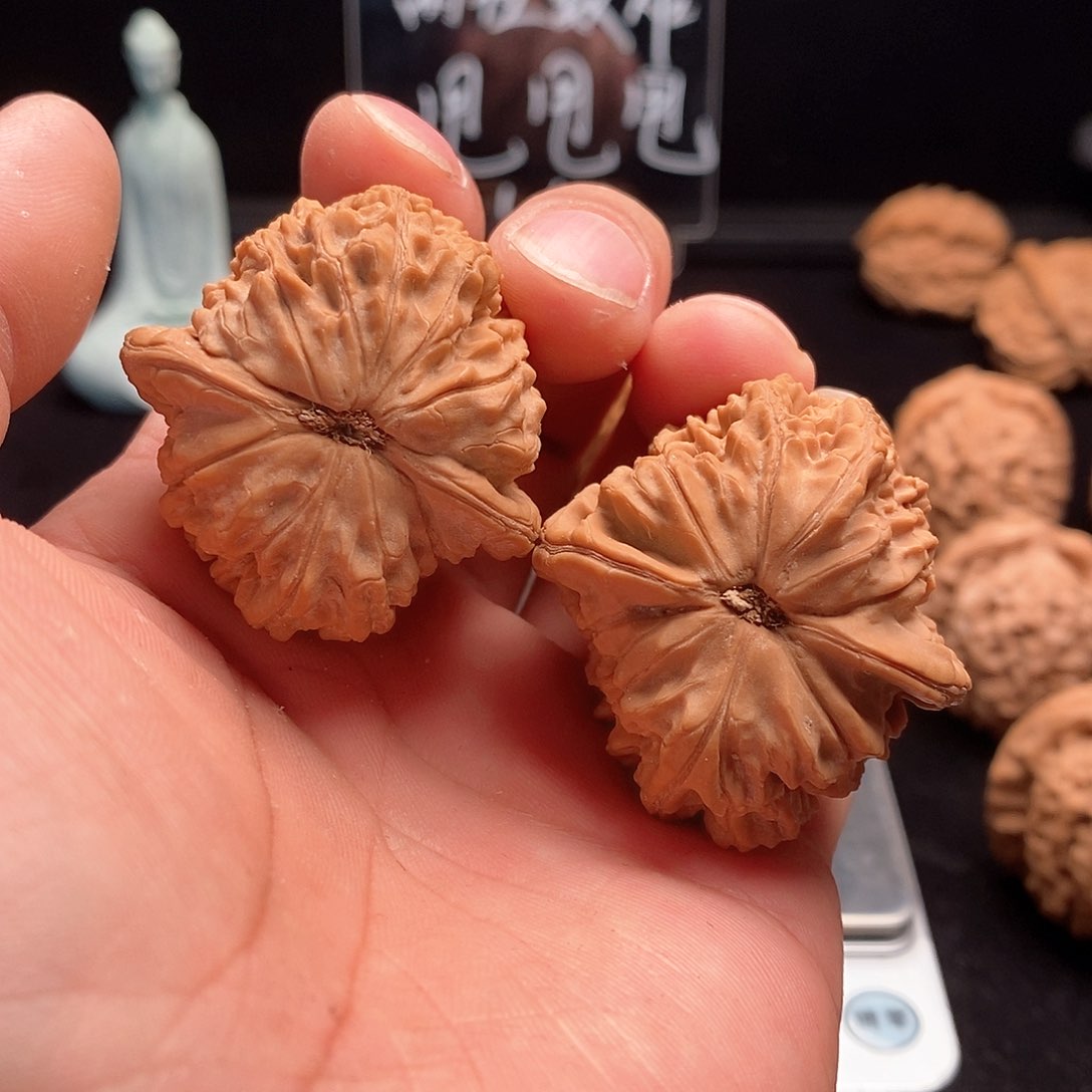 文玩核桃吊坠马老四40