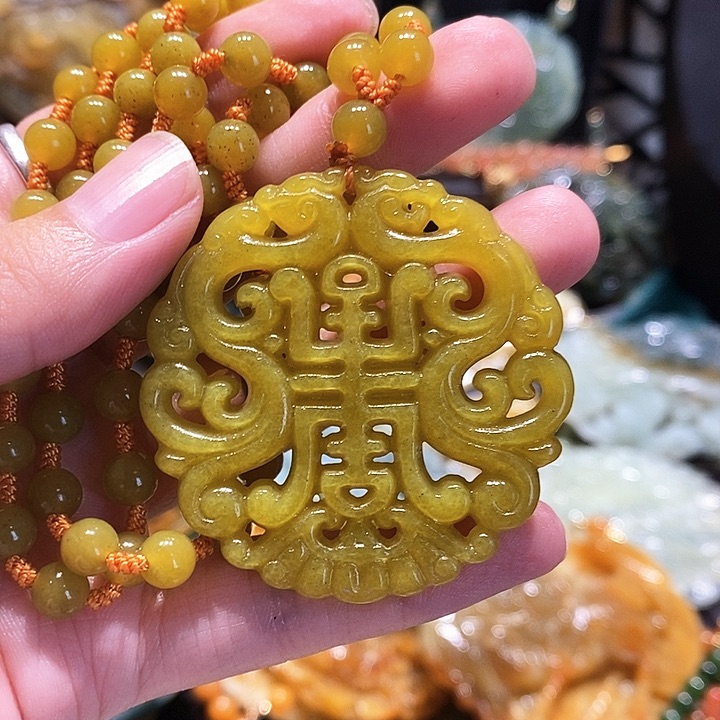 岫玉未镶嵌毛衣链