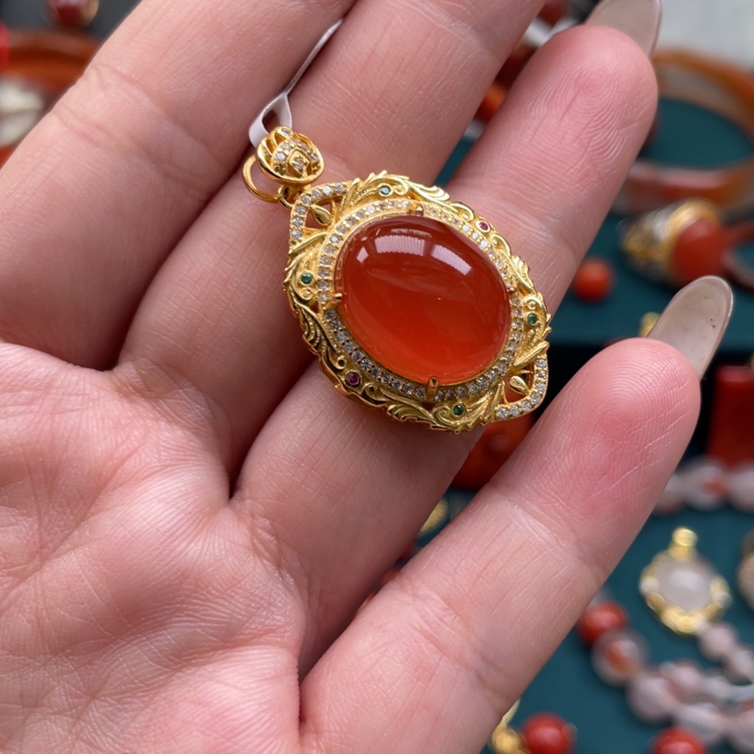 南红玛瑙银S925镶嵌保山南红蛋面925银吊坠