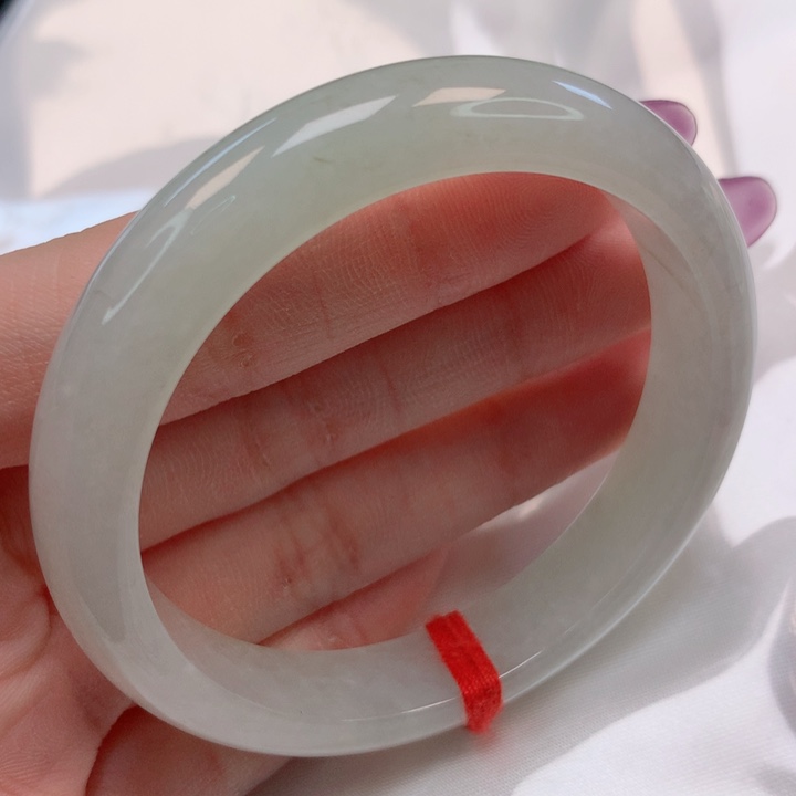 翡翠手镯未镶嵌53圈