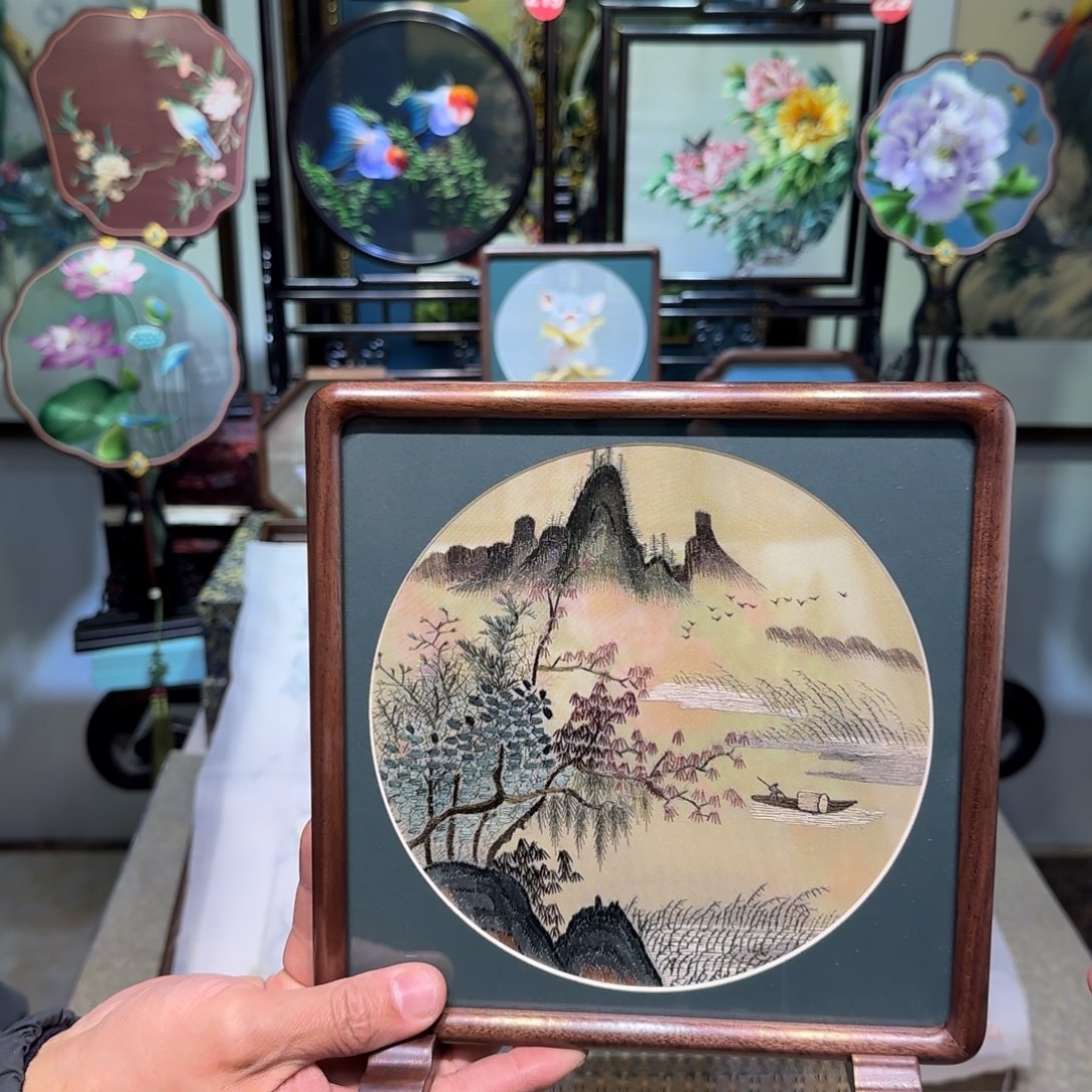 刺绣刺绣工艺精湛