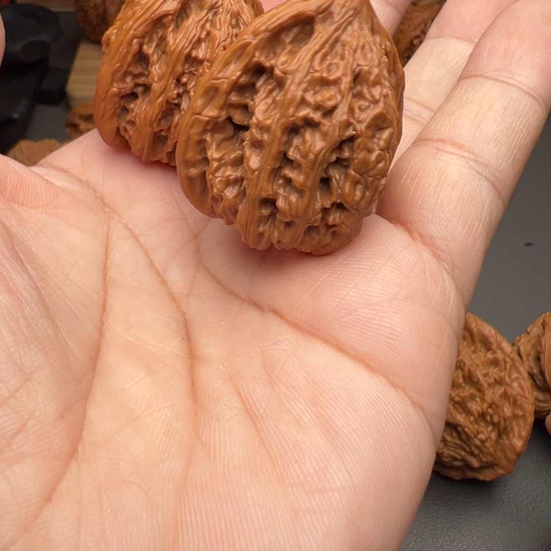 Y***.文玩核桃把件蜜纹