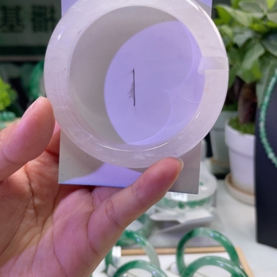 石英质玉手镯未镶嵌