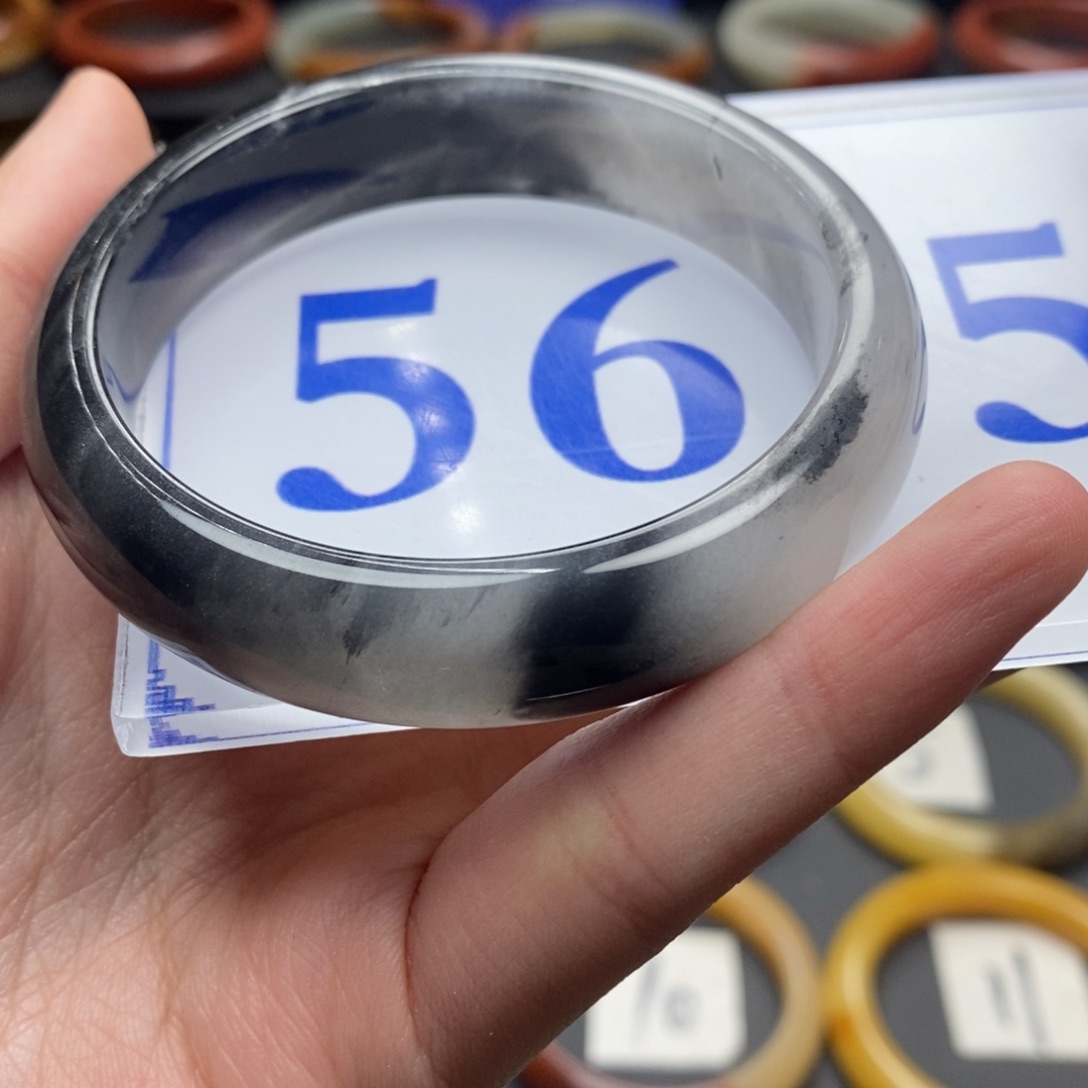 石英质玉（黄龙玉）手镯未镶嵌