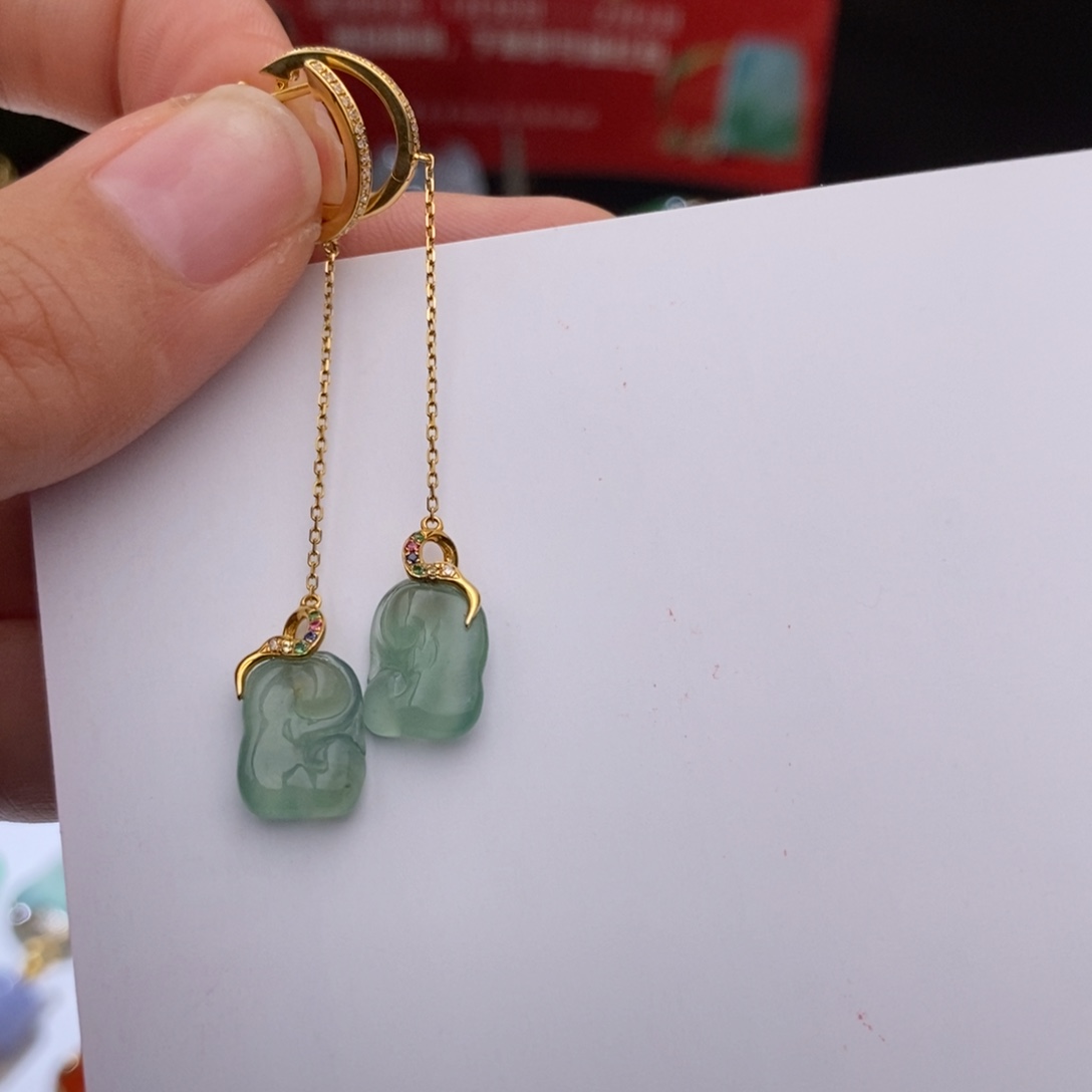 翡翠耳饰18K金镶嵌耳钉