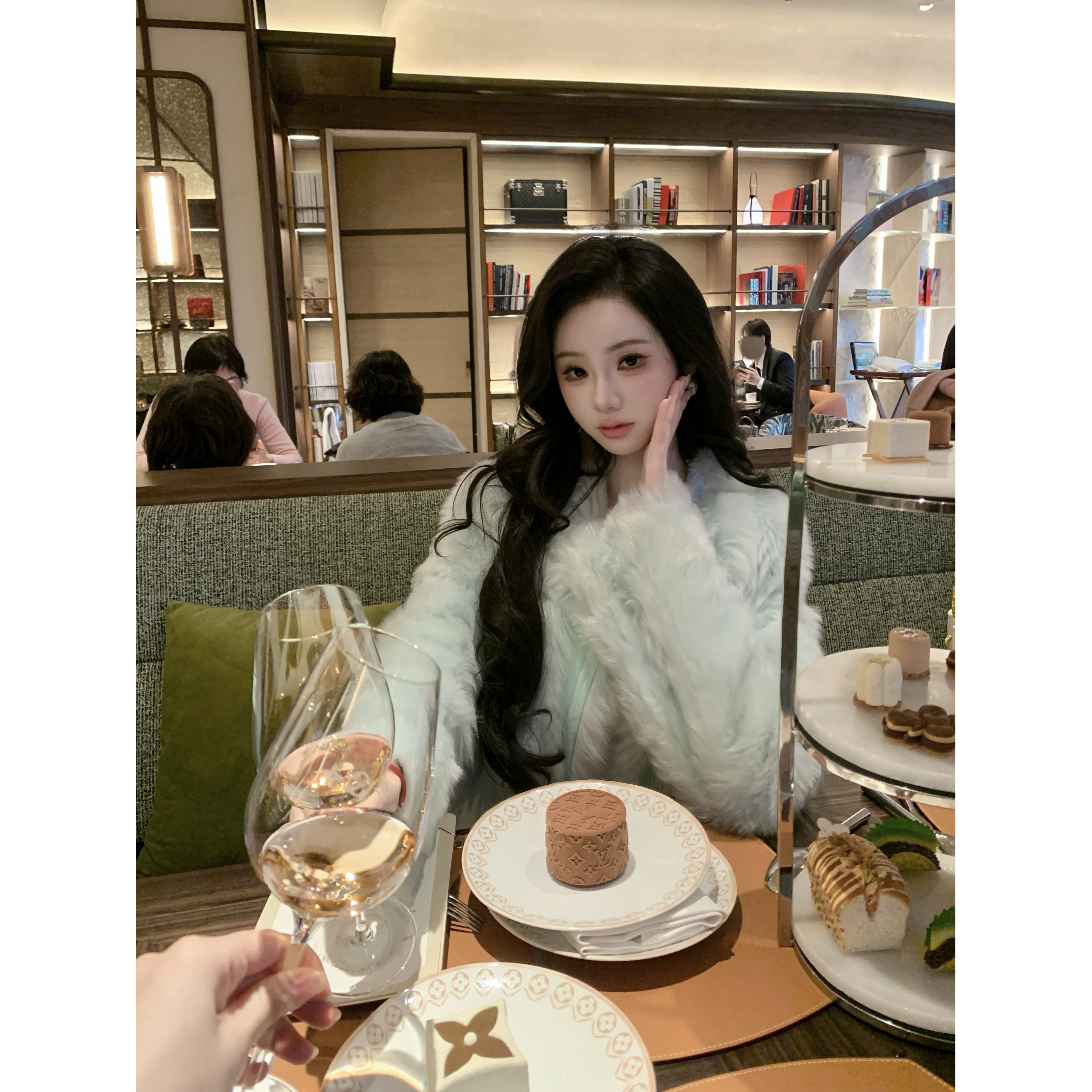 【雅乔定制】托斯卡纳珍宝 羊毛皮毛一体皮草外套女冬DYTH-25083972