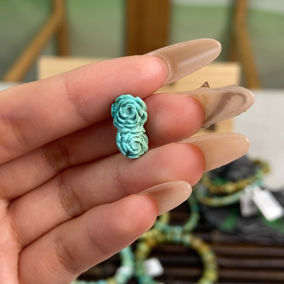 绿松石配饰未镶嵌