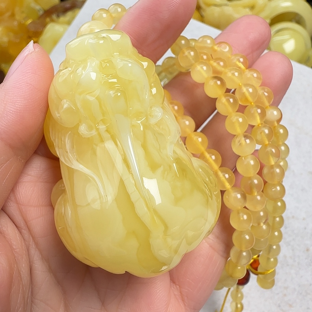 蜜蜡未镶嵌珠宝奇石