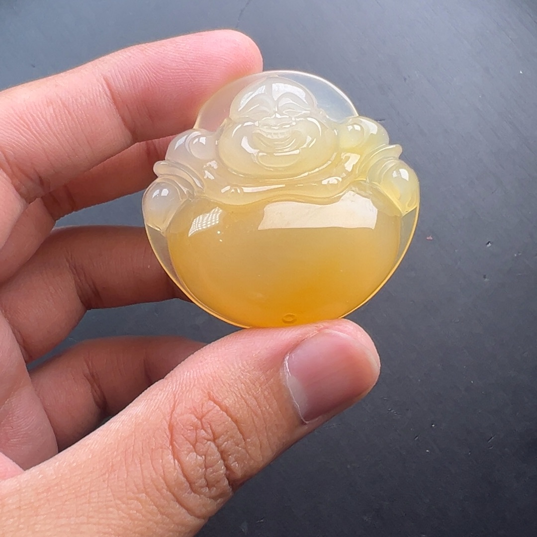 未镶嵌石英质玉（黄龙玉）颈饰