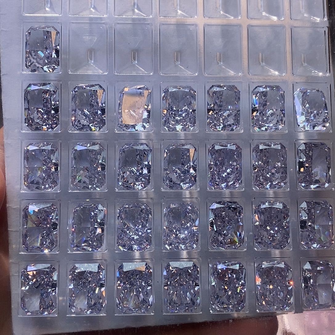 10*14 2颗 变色锆石（处理）冰花切