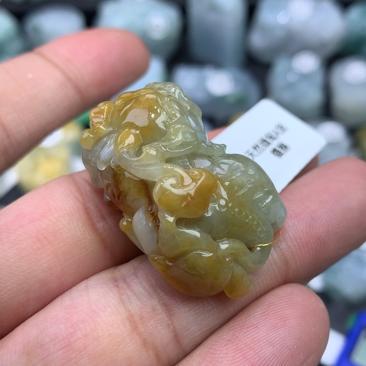 翡翠未镶嵌颈饰天然缅甸翡翠招财貔貅吊坠