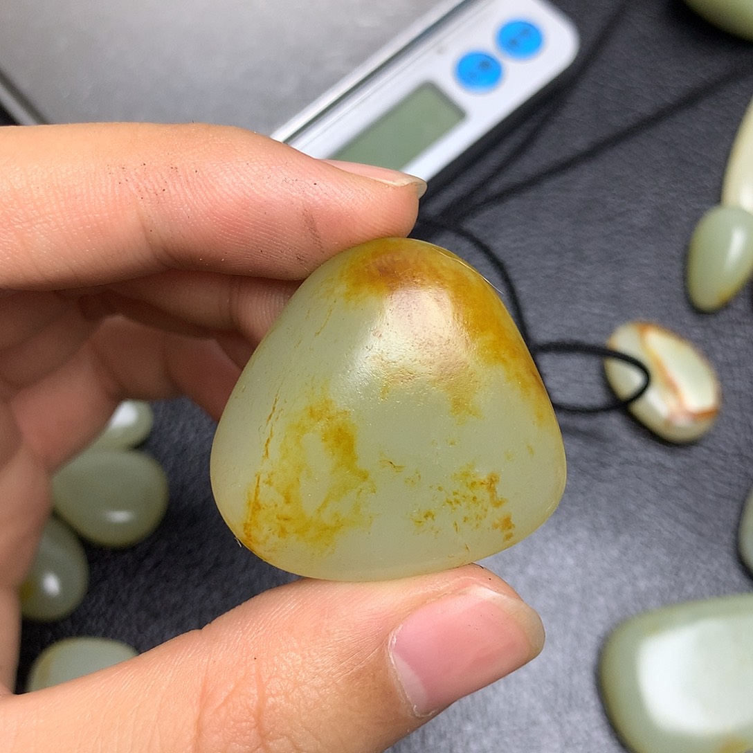 满***号和田玉未镶嵌挂件